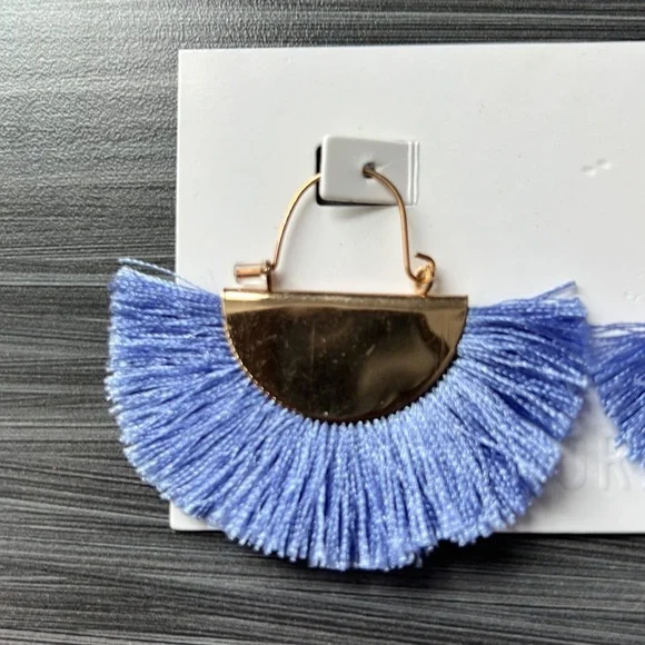 Forever 21 Fringe Earring - Picture 2 of 5
